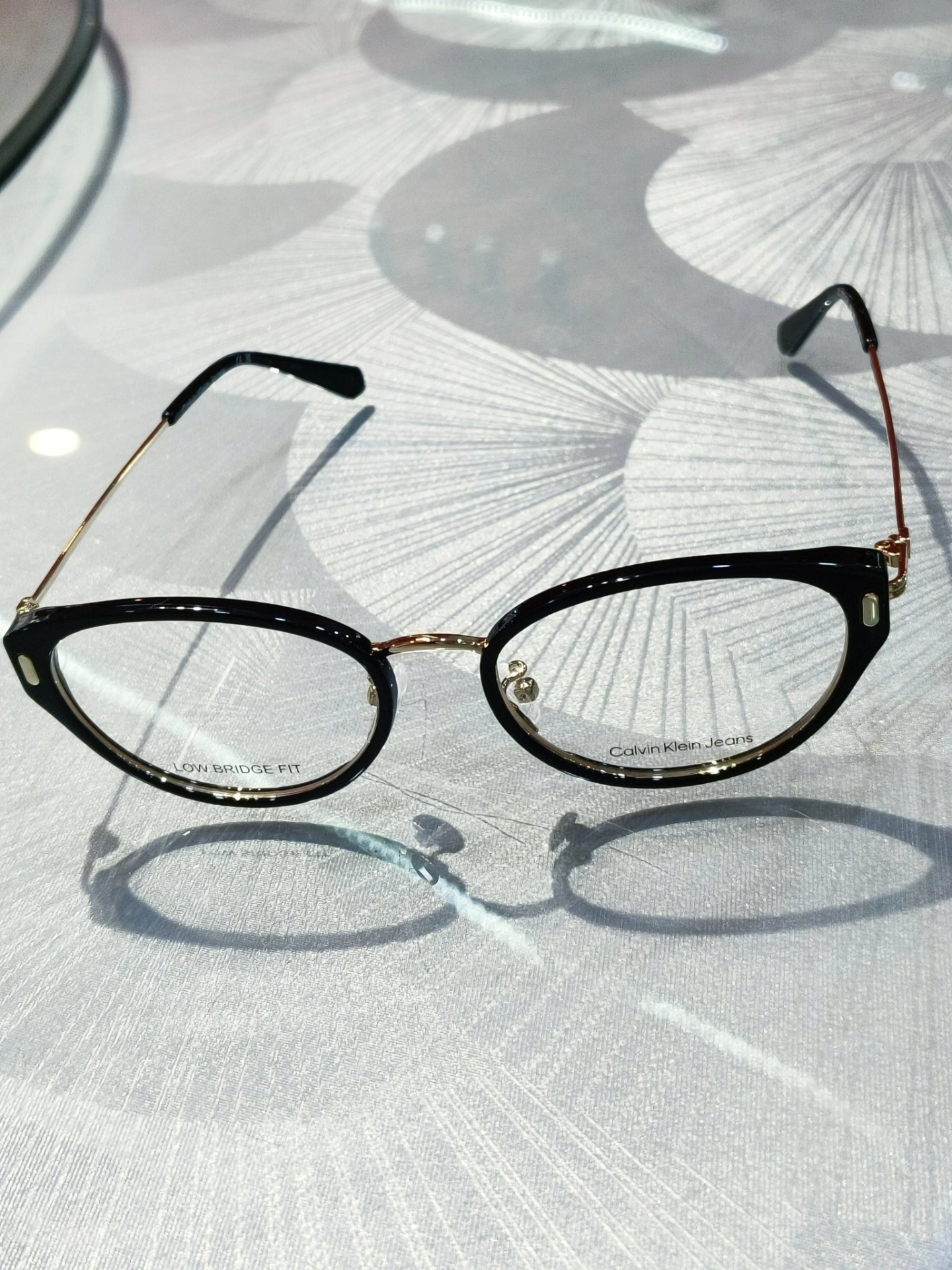 眼镜框前十品牌穿搭/眼镜框品牌哪些好-第2张图片